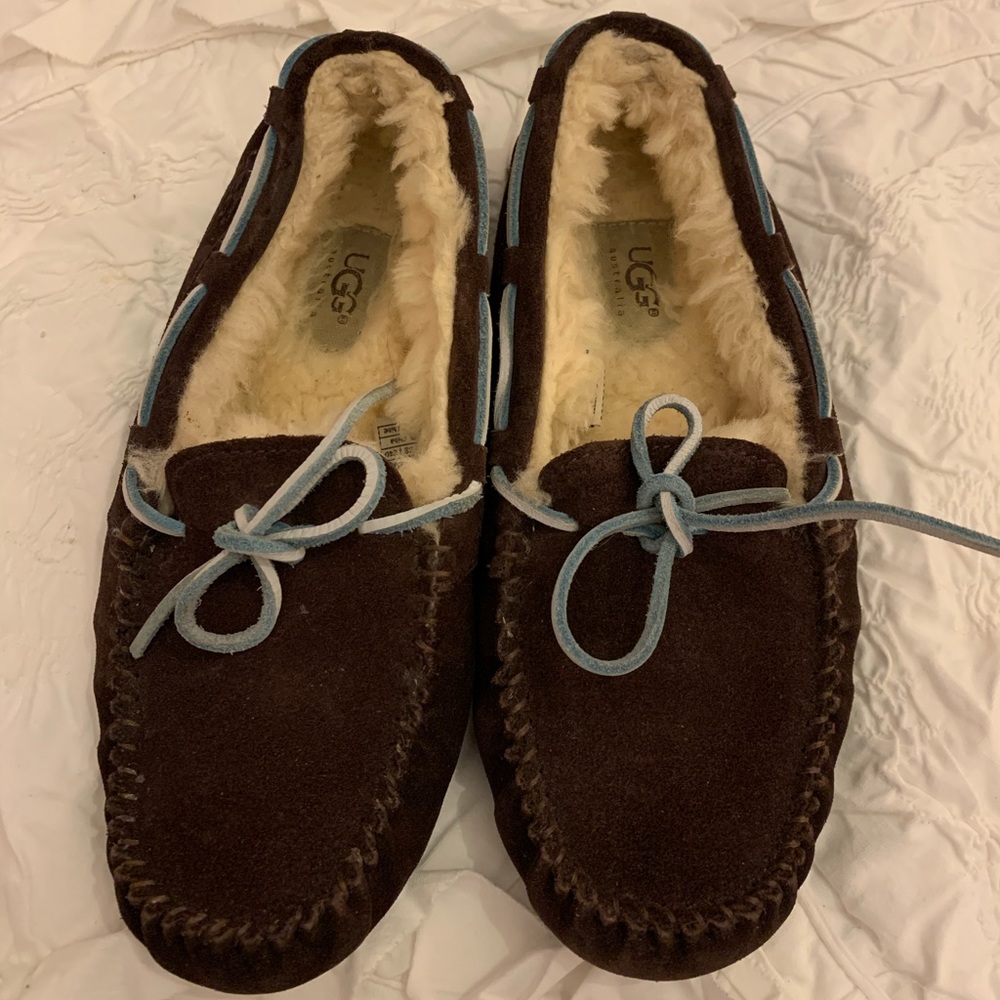 UGG Dakota moccasins